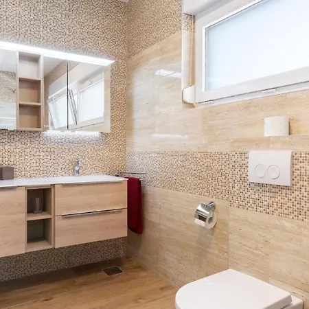 Histra Villa *
